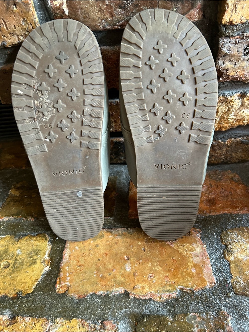 Vionic mules. - Picture 5 of 5